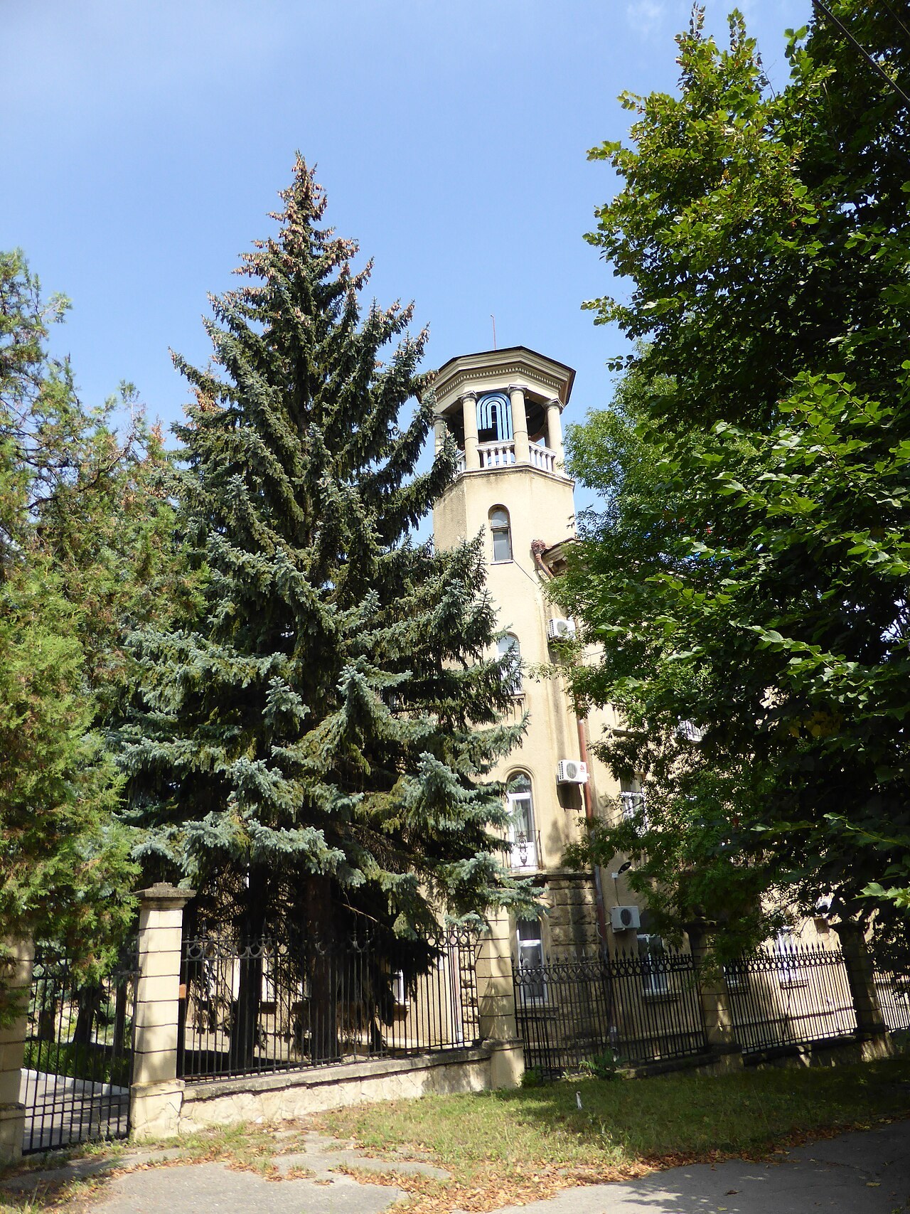 Корпус санатория в Ессентуках